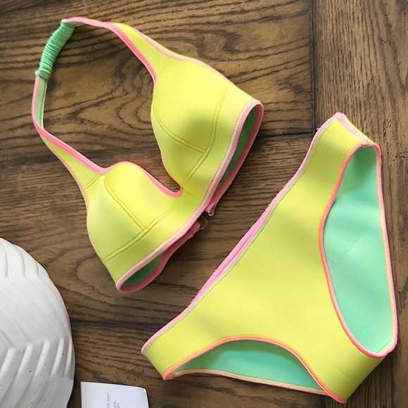 Neoprene reversible swimsuit - Picture 3 of 4